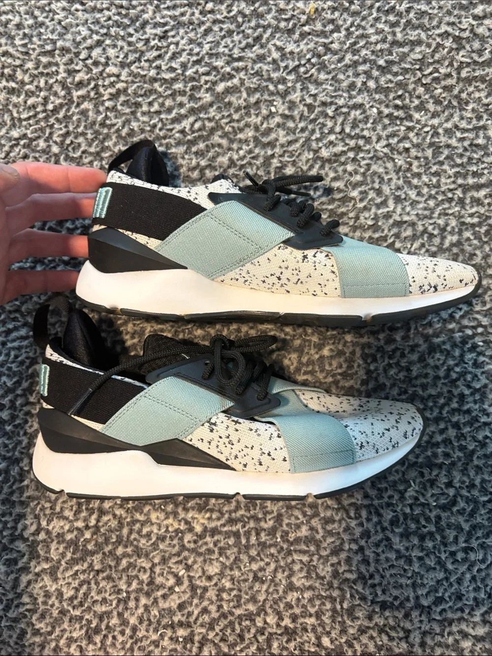 Puma Women’s Size 8 White/Green/Black Sneakers Excellent Condition!